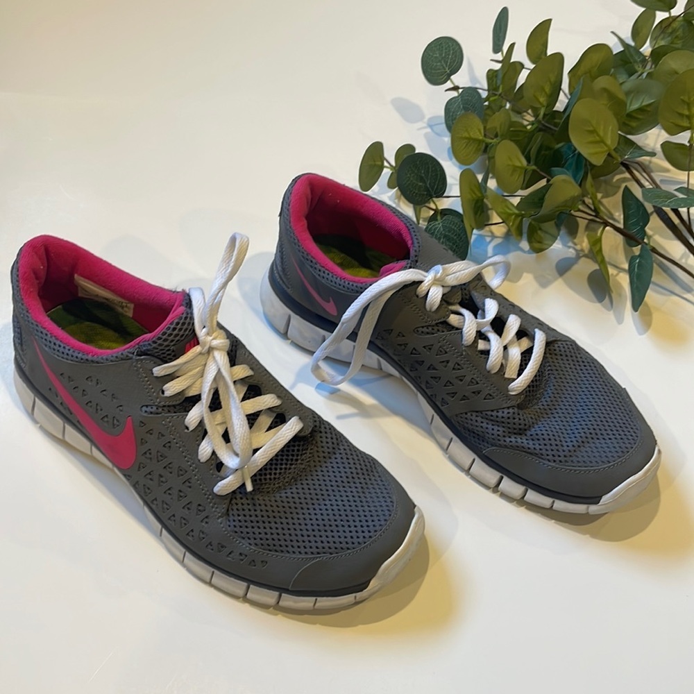 Nike > Gray and Pink Sneakers > 8.5